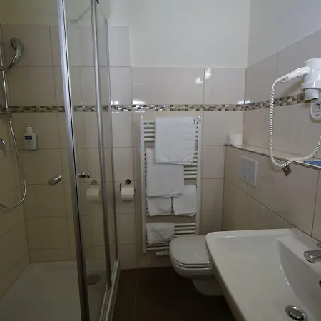 Rabes Hotel 2*